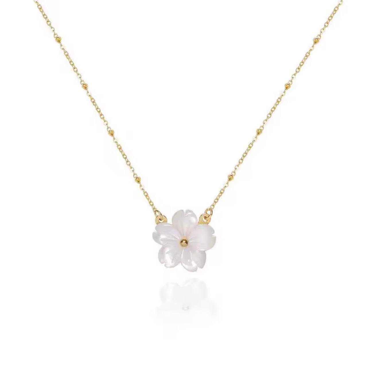 White Ari Flower Necklace