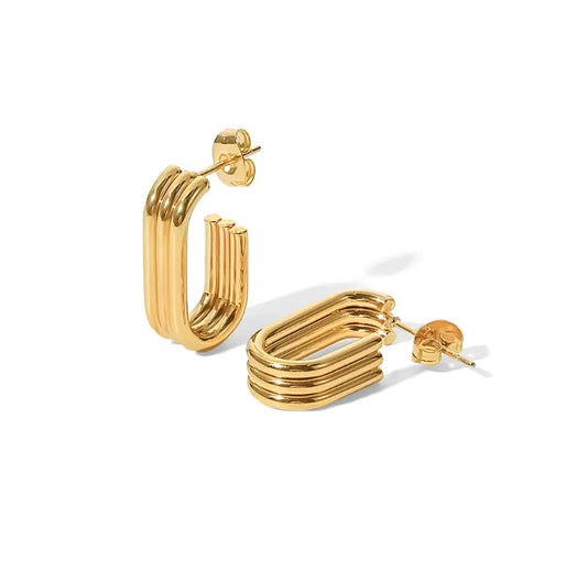 Astrid Hoops