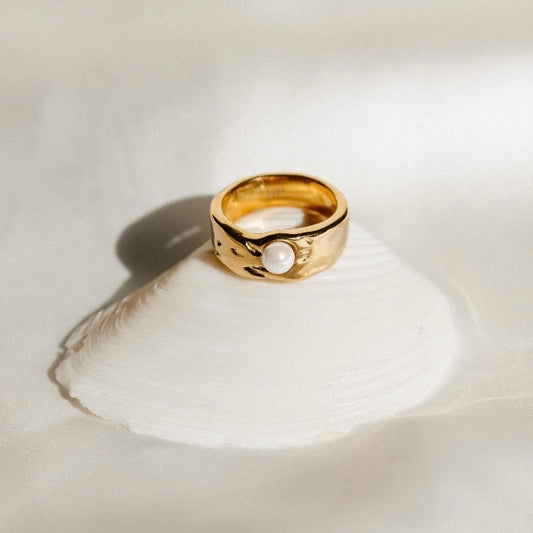 Aris Thick Pearl Ring