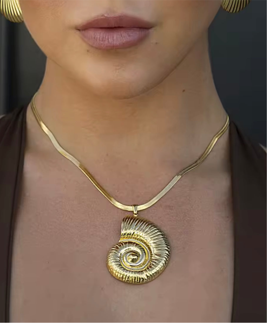 Venus Shell Necklace