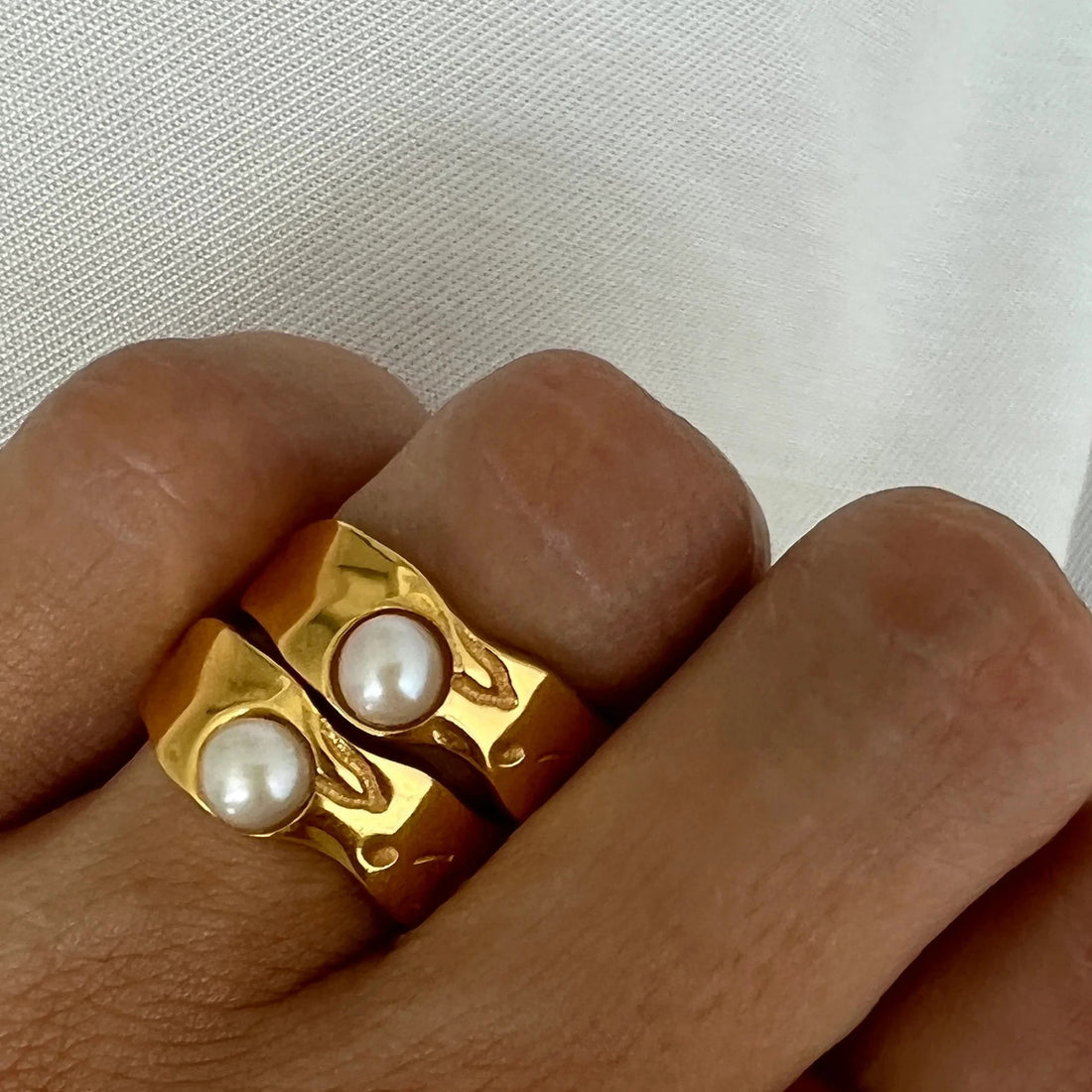 Aris Thick Pearl Ring