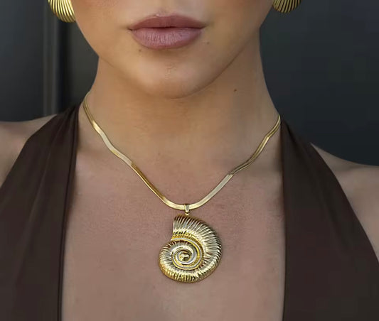 Venus Shell Necklace