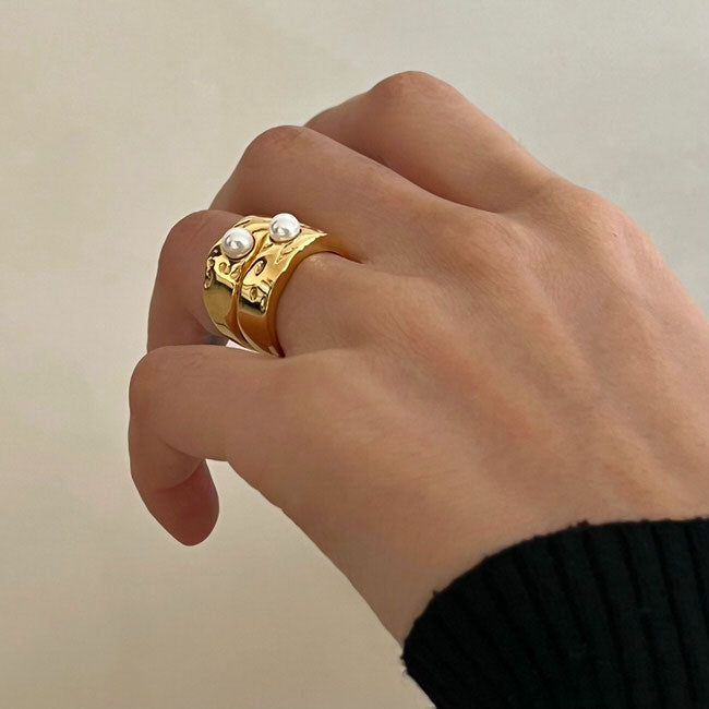Aris Thick Pearl Ring